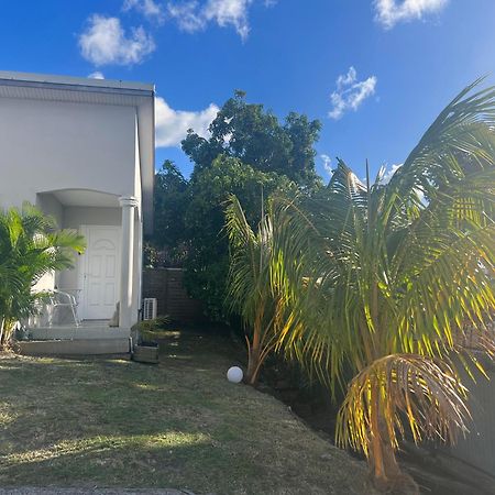Skys Location Pakehina Bed & Breakfast Schoelcher Exterior photo