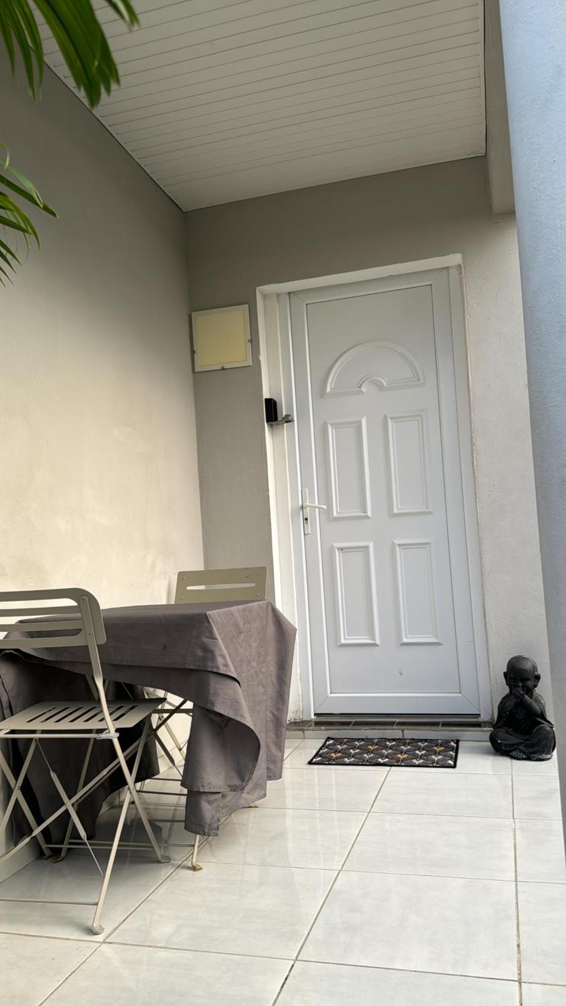 Skys Location Pakehina Bed & Breakfast Schoelcher Exterior photo